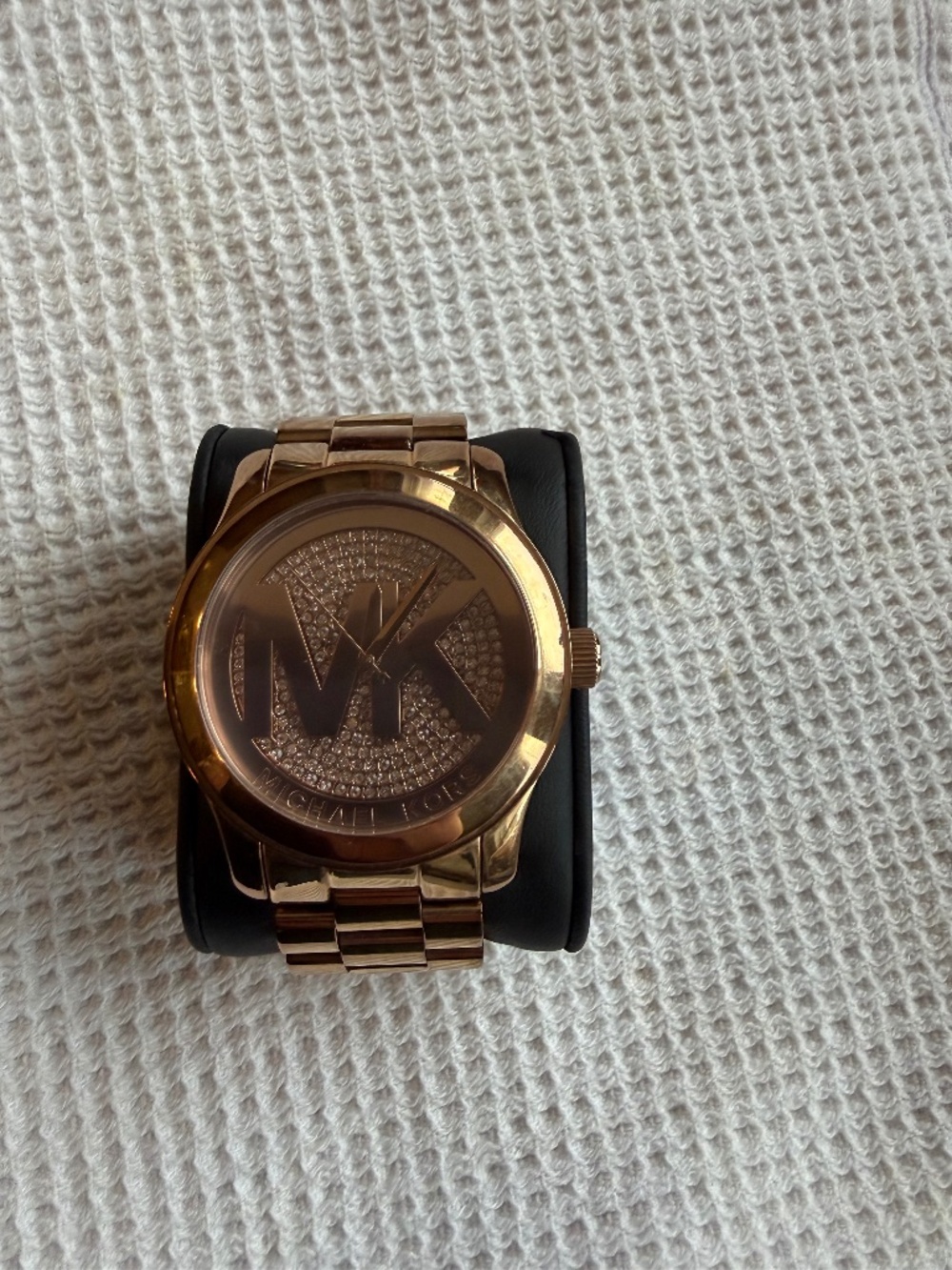 Michael Kors MK 5661 women’s runway rose gold fashion wristwatch